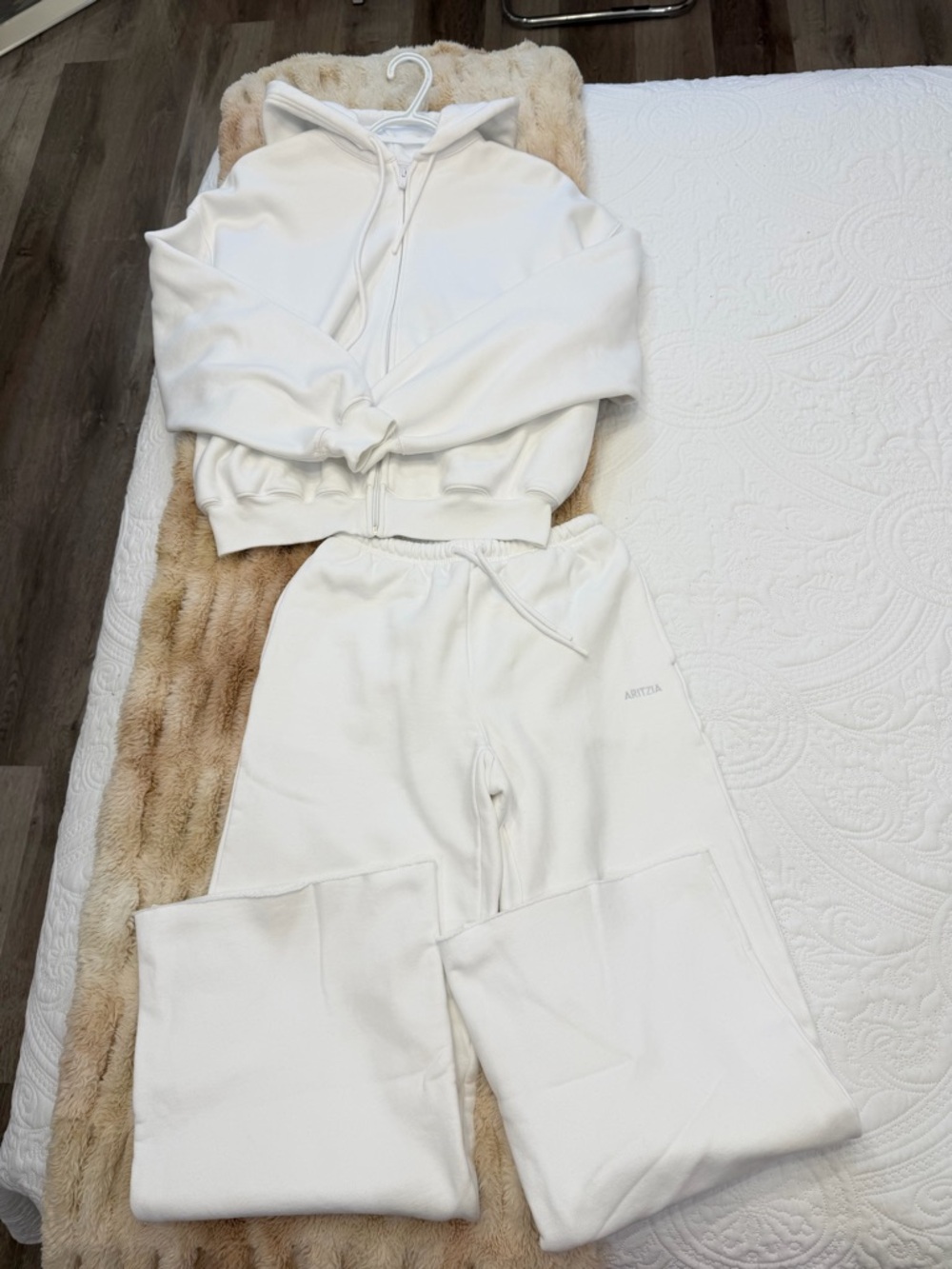 Aritzia Mega Zip Hoodie & Flutter White Sweatfleece Set🤍 - Picture 1 of 3